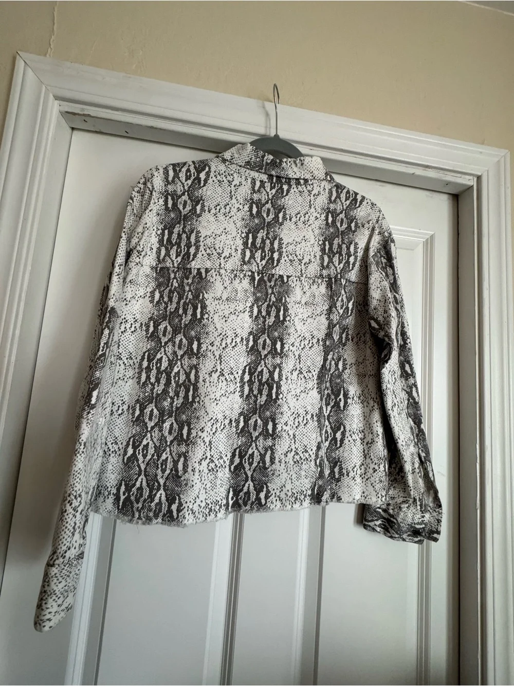 L Love Small Grey White Stripe Snake Print Button Down Cotton Blend Jacket